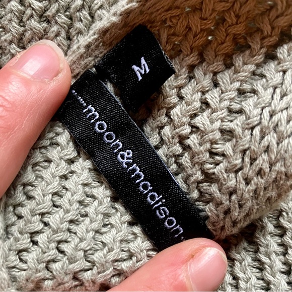 Moon & Maddison reversible 100% cotton knit wrap front tank - Picture 3 of 4